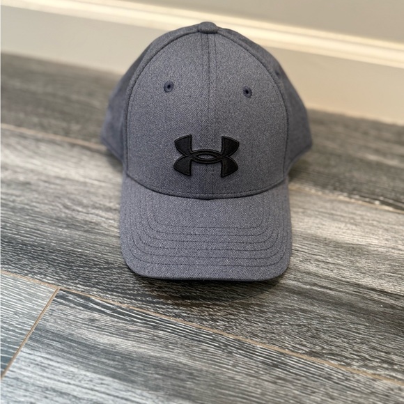 Under Armour Dark Gray Baseball Cap - Picture 1 of 6